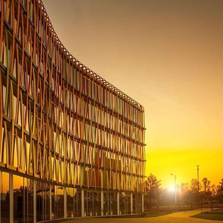 Radisson Blu Hotel & Convention Centre Kigali Dış mekan fotoğraf The new building of the University of Novi Sad