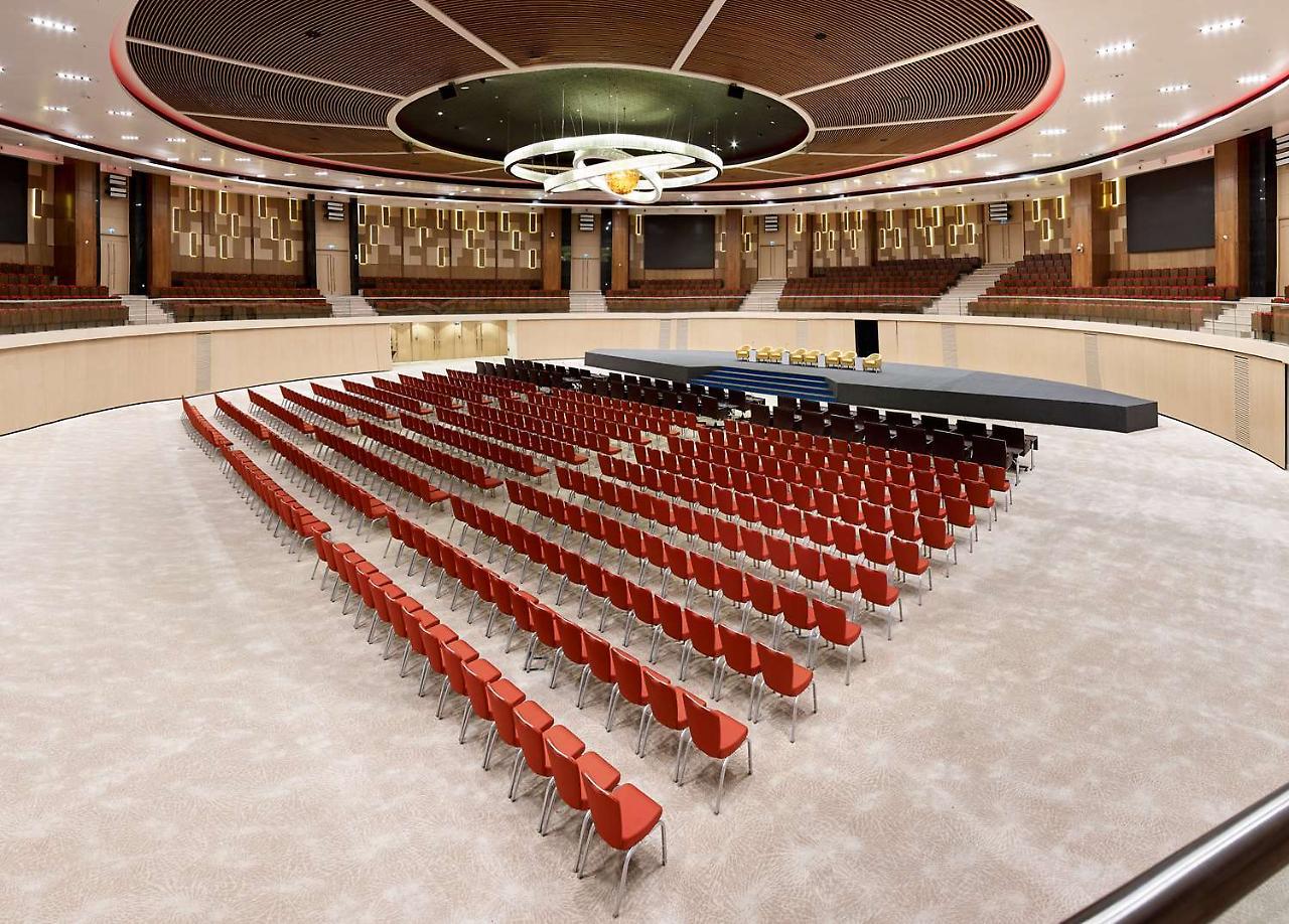 Radisson Blu Hotel & Convention Centre Kigali Dış mekan fotoğraf The General Assembly Hall