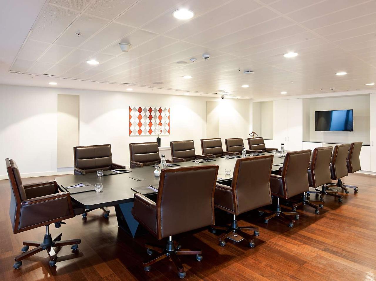 Radisson Blu Hotel & Convention Centre Kigali Dış mekan fotoğraf Boardroom at the London office