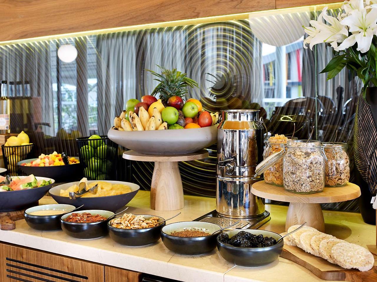 Radisson Blu Hotel & Convention Centre Kigali Dış mekan fotoğraf A breakfast buffet