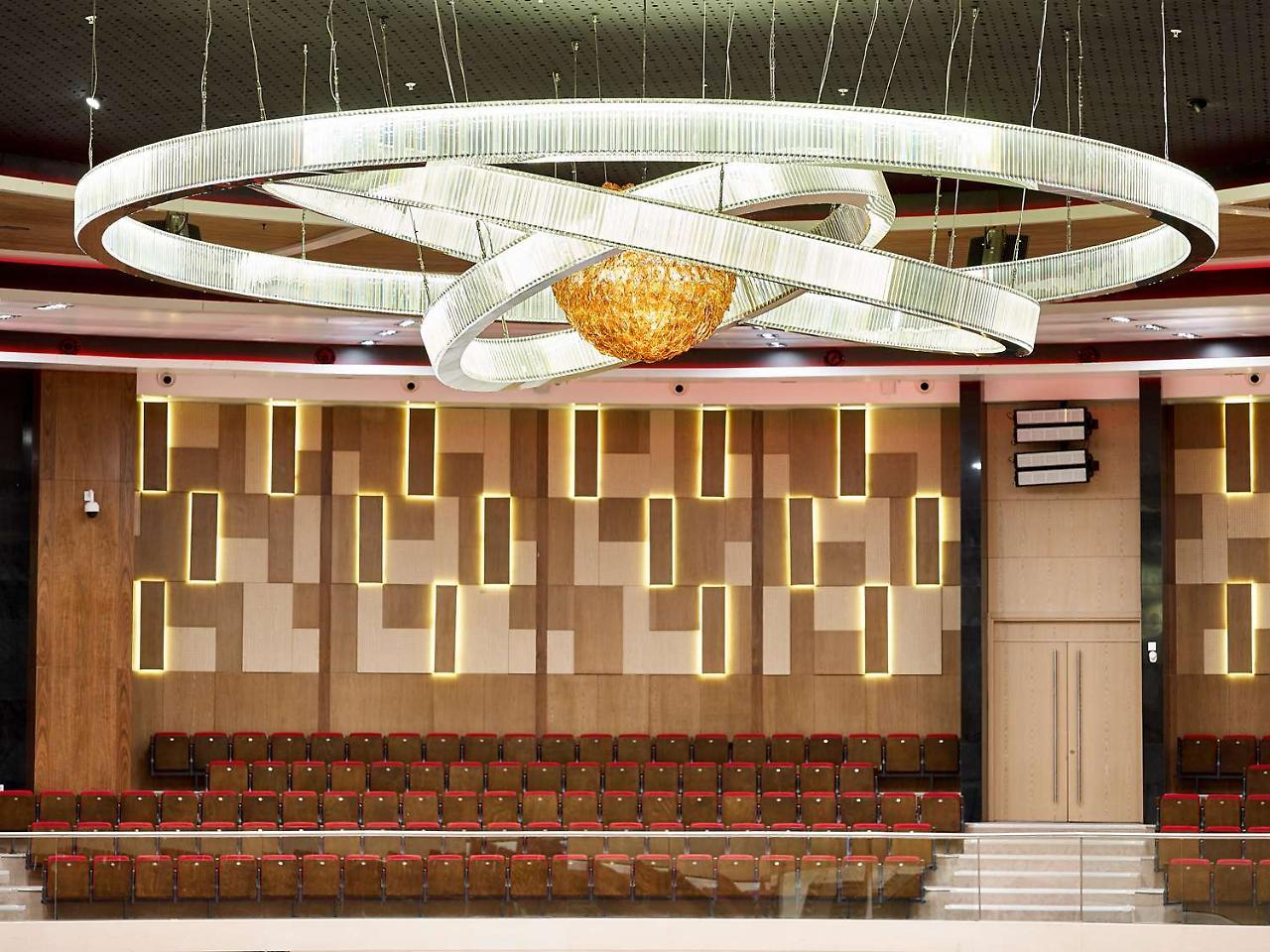 Radisson Blu Hotel & Convention Centre Kigali Dış mekan fotoğraf The interior of the main hall