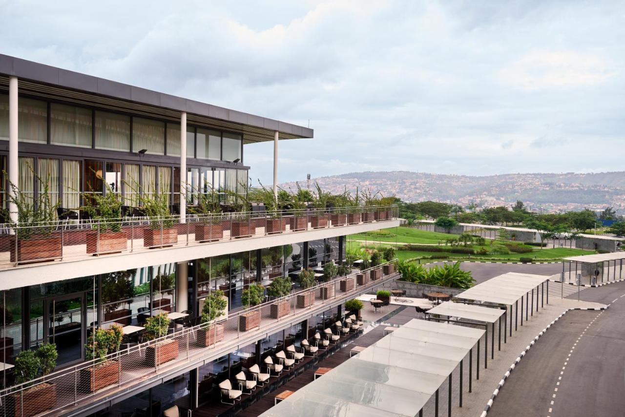 Radisson Blu Hotel & Convention Centre Kigali Dış mekan fotoğraf The clubhouse at the Royal Golf Club