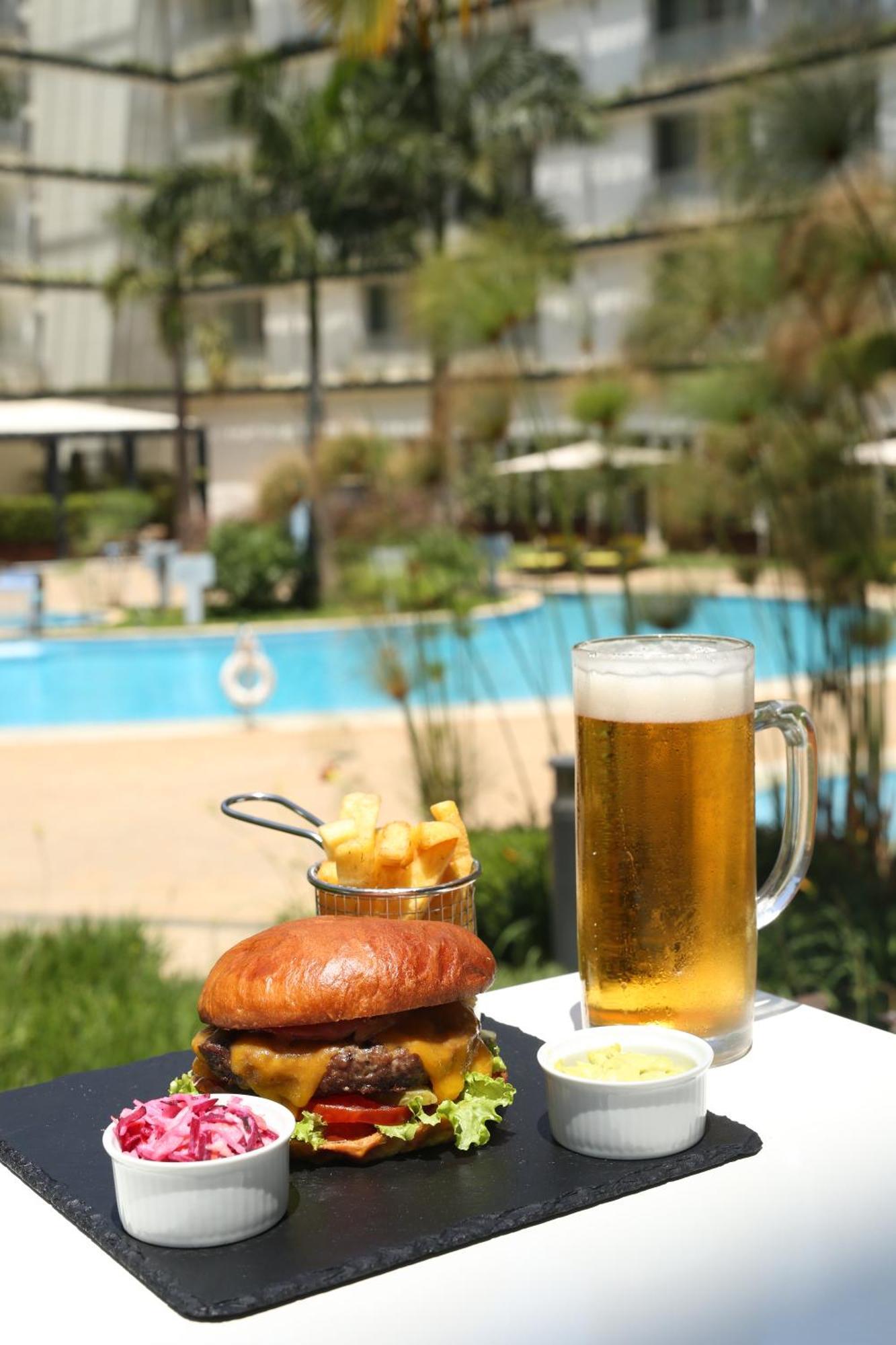 Radisson Blu Hotel & Convention Centre Kigali Dış mekan fotoğraf Beer and bread