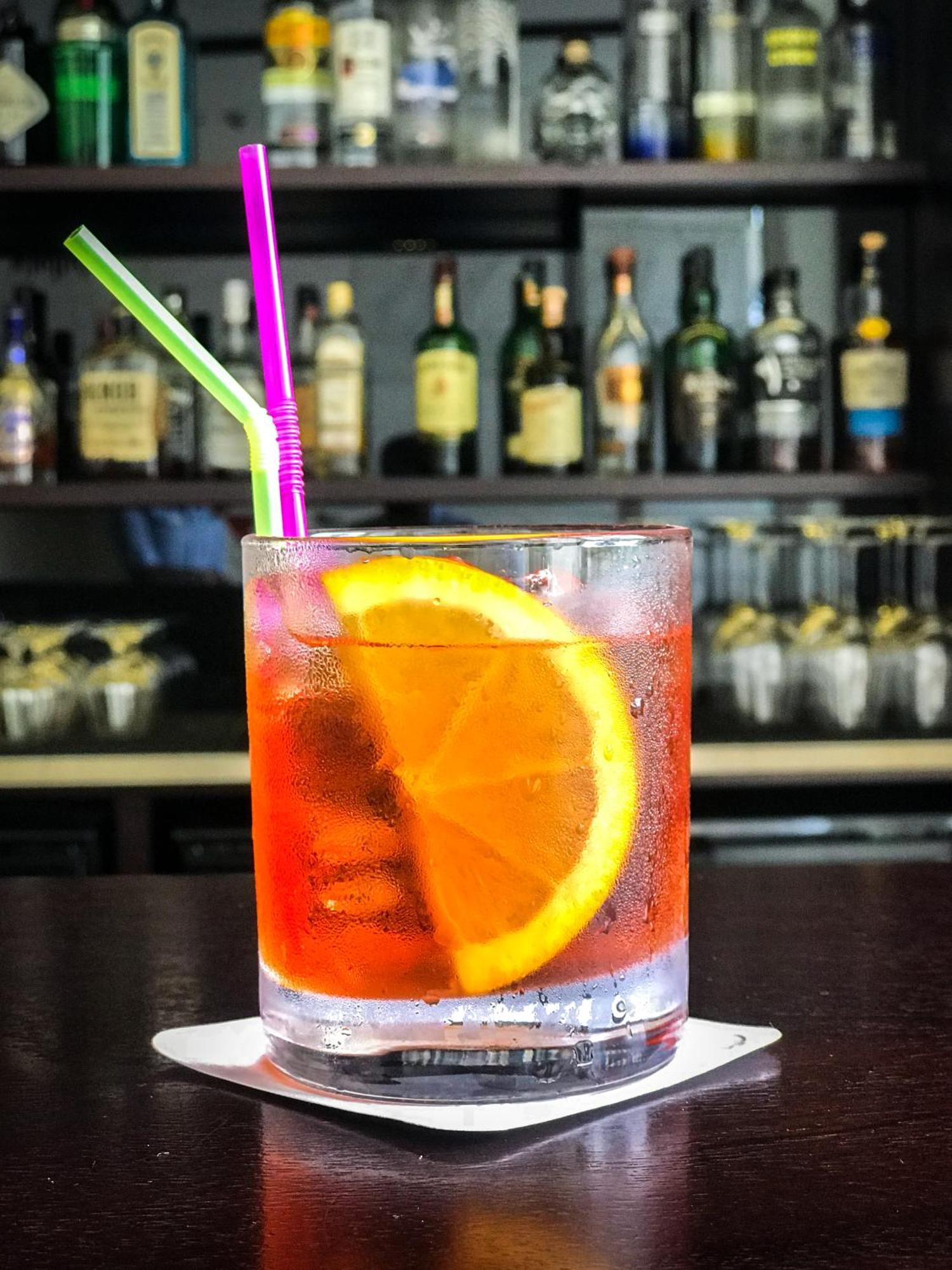 Radisson Blu Hotel & Convention Centre Kigali Dış mekan fotoğraf A Campari Soda
