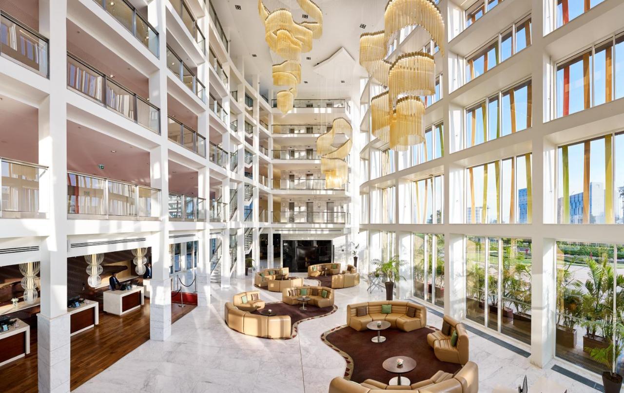 Radisson Blu Hotel & Convention Centre Kigali Dış mekan fotoğraf The lobby of the hotel