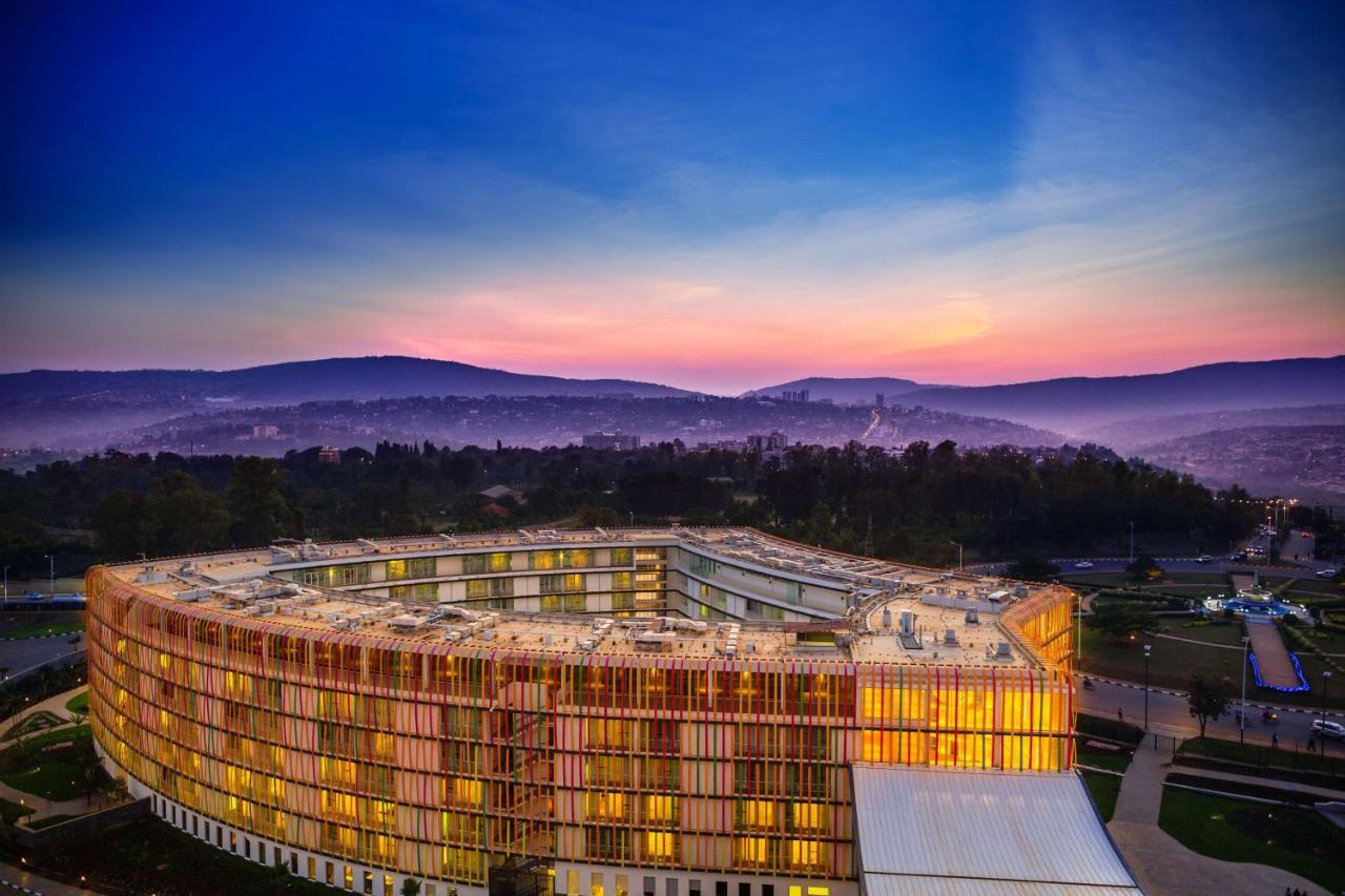 Radisson Blu Hotel & Convention Centre Kigali Dış mekan fotoğraf The Pentagon at sunset