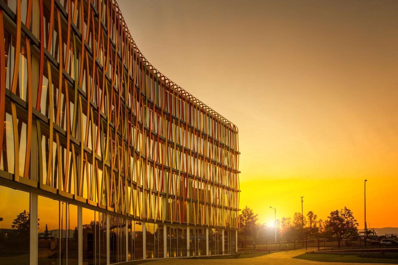 Radisson Blu Hotel & Convention Centre Kigali Dış mekan fotoğraf The new building of the University of Novi Sad