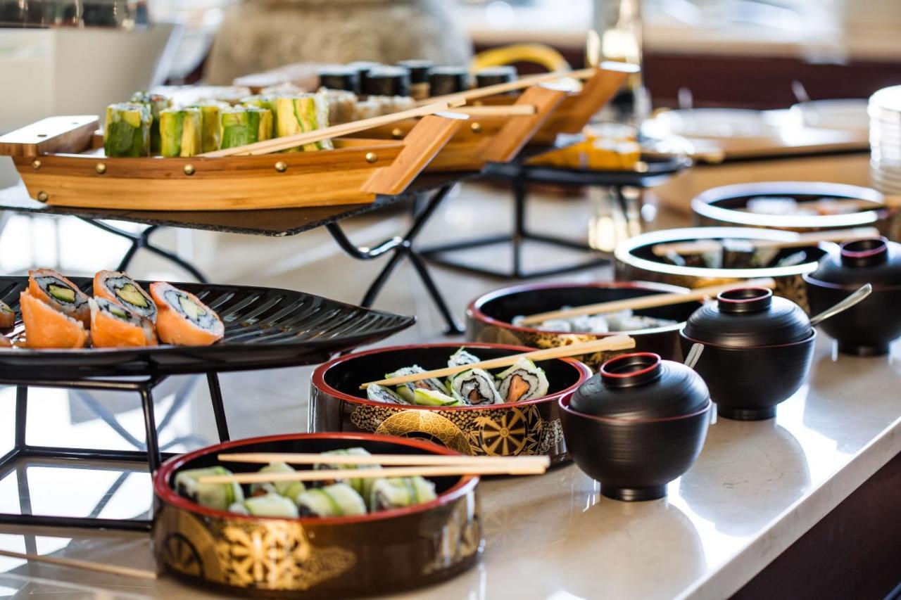 Radisson Blu Hotel & Convention Centre Kigali Dış mekan fotoğraf Sushi at the buffet